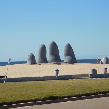 Depto Frente Al Mar - Punta Del Este - Uruguay Esterno foto