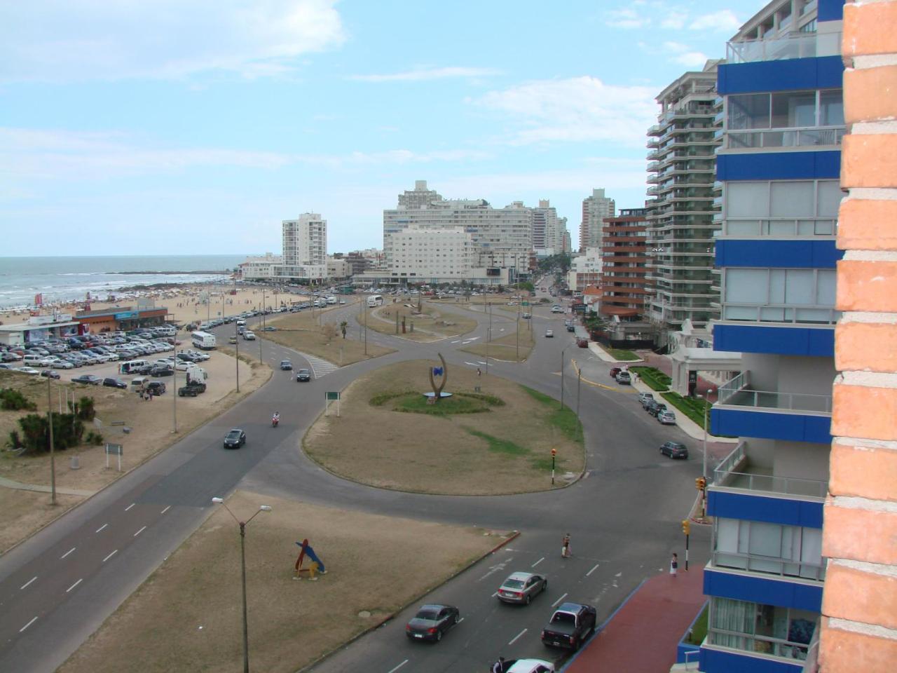 Depto Frente Al Mar - Punta Del Este - Uruguay Esterno foto