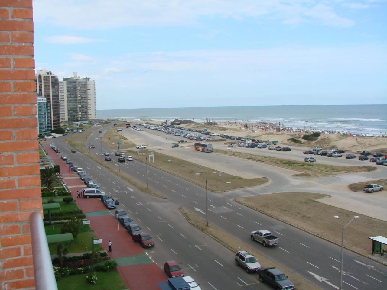 Depto Frente Al Mar - Punta Del Este - Uruguay Esterno foto
