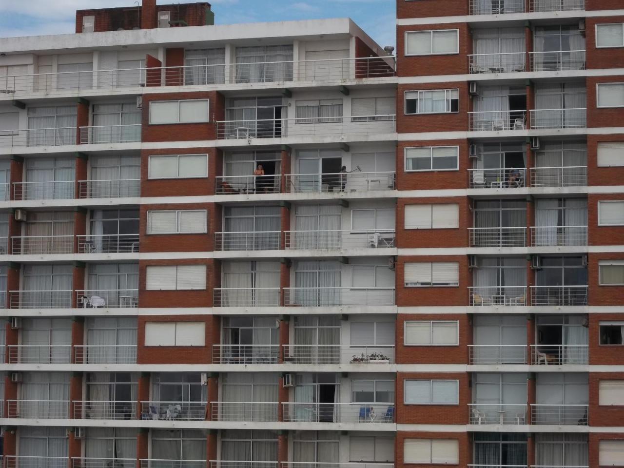 Depto Frente Al Mar - Punta Del Este - Uruguay Esterno foto